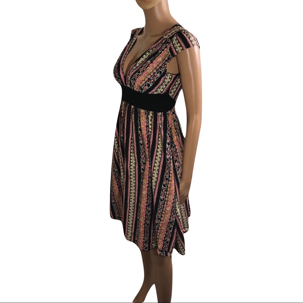 Cap Sleeve V-Neck Bright Pattern Derek Heart Dress - Picture 4 of 6